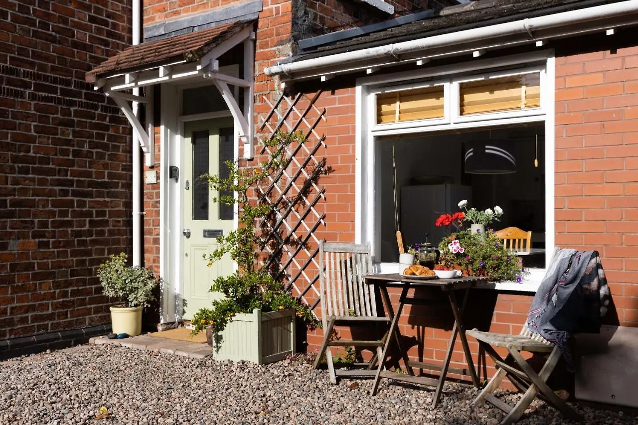Beersbridge Cottage Near Titanic Centre & Airport Belfast 0*,